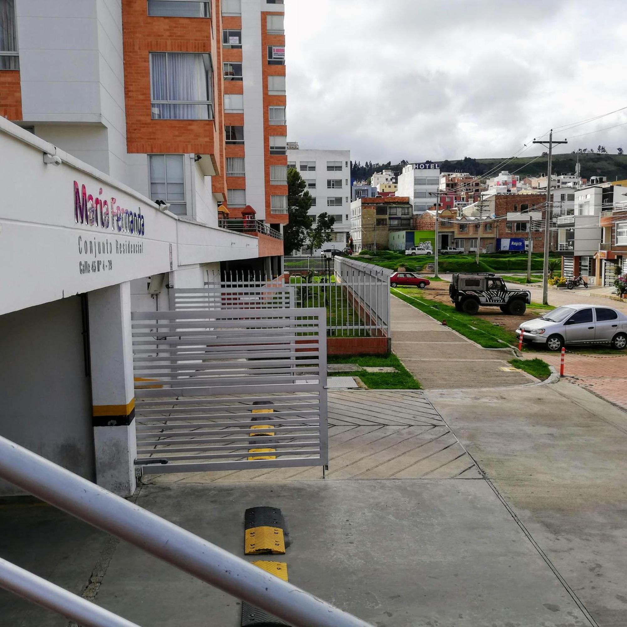 Habitacion Con Bano Privado トゥンハ エクステリア 写真
